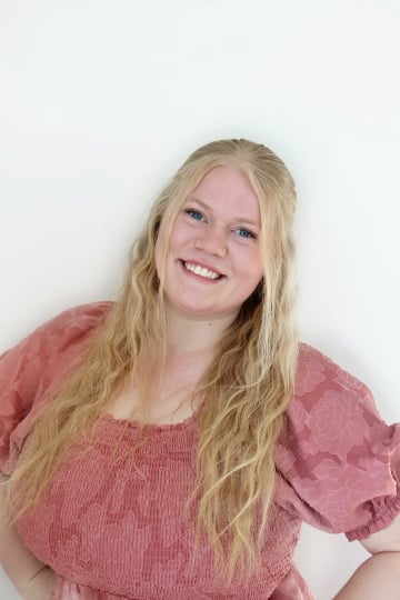 Jenaya Rhodes Cosmetic and Implant Dental Lab - Utah